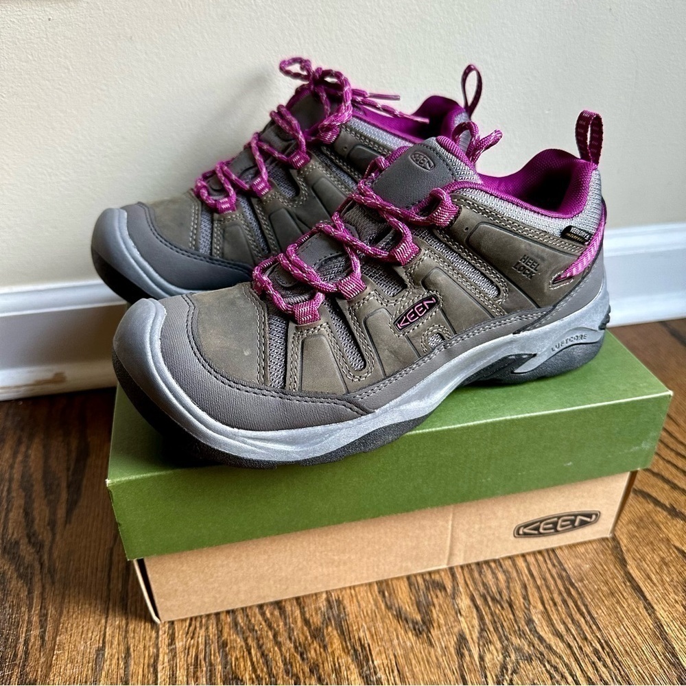 NWT Keen Women's Circadia Waterproof Shoes Steel Grey Boysenberry